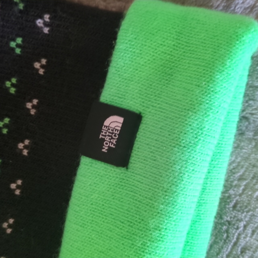 The North Face Pom Beanie - Picture 3 of 5